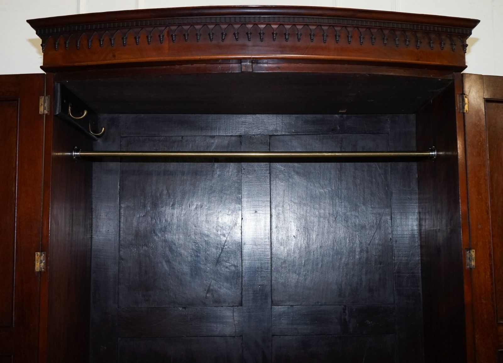 photo vintage Antique English George III Linen Press Converted To Wardrobe