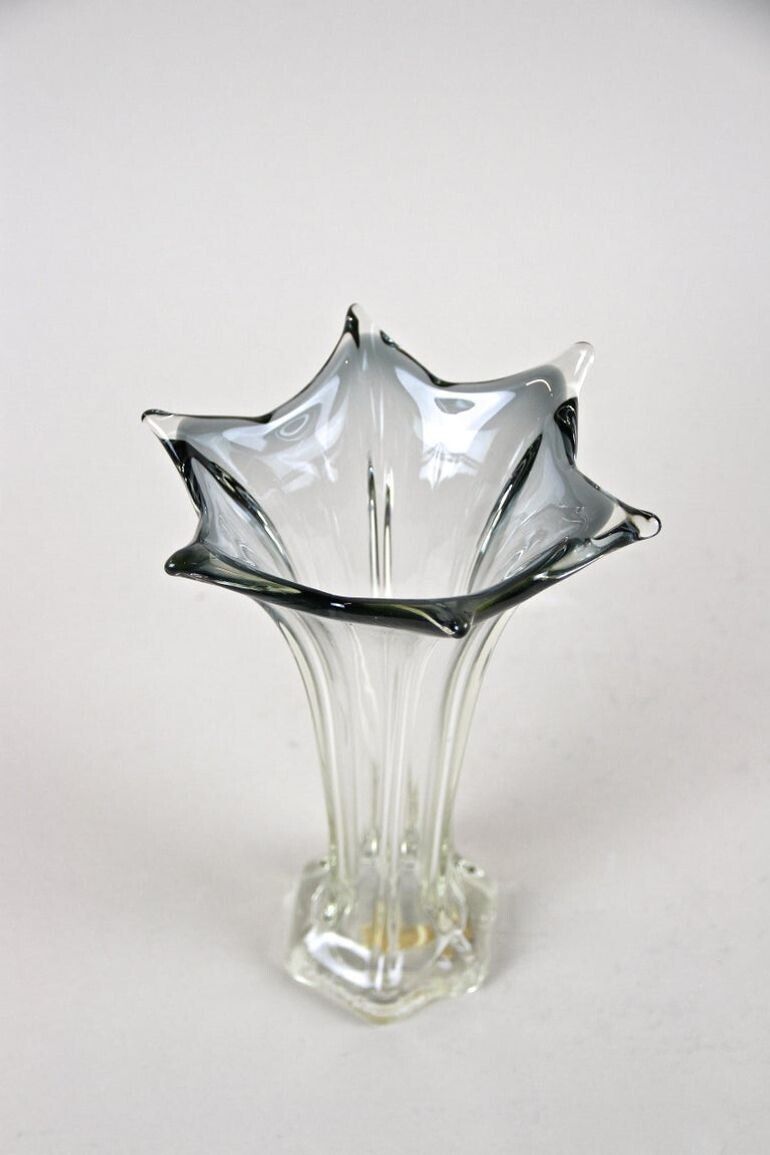 20th Century Clear Murano Glass Vase, Vetro Artistico Veneziano, Italy Ca. 1970 photo vinterior