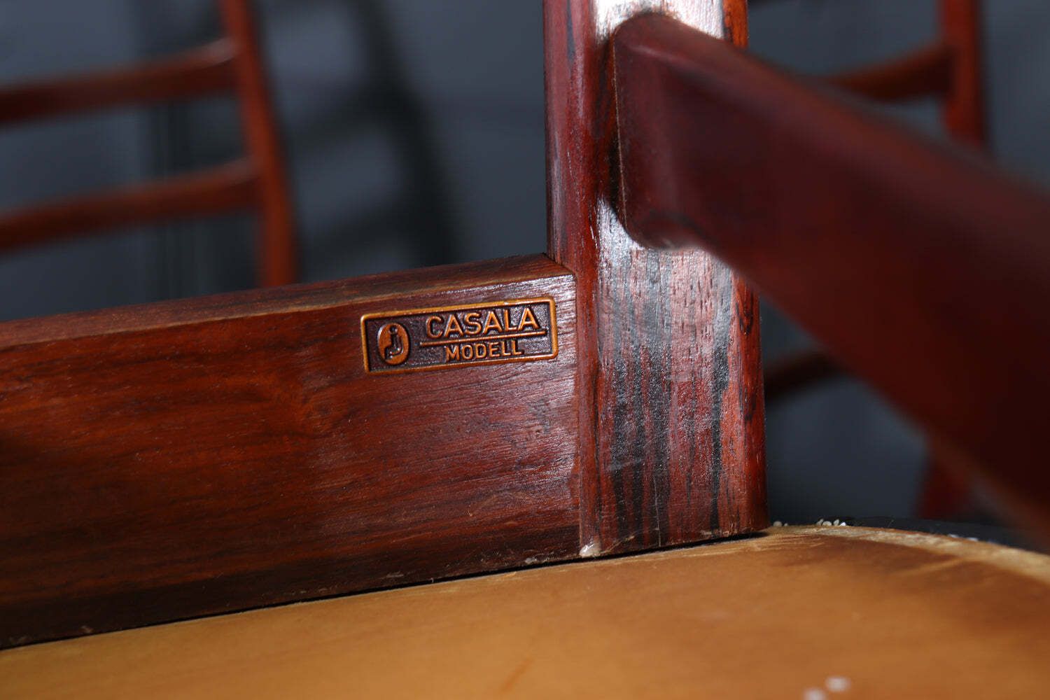 photo vintage Set Of Six Mid Century Rosewood Dining Chairs By Casala