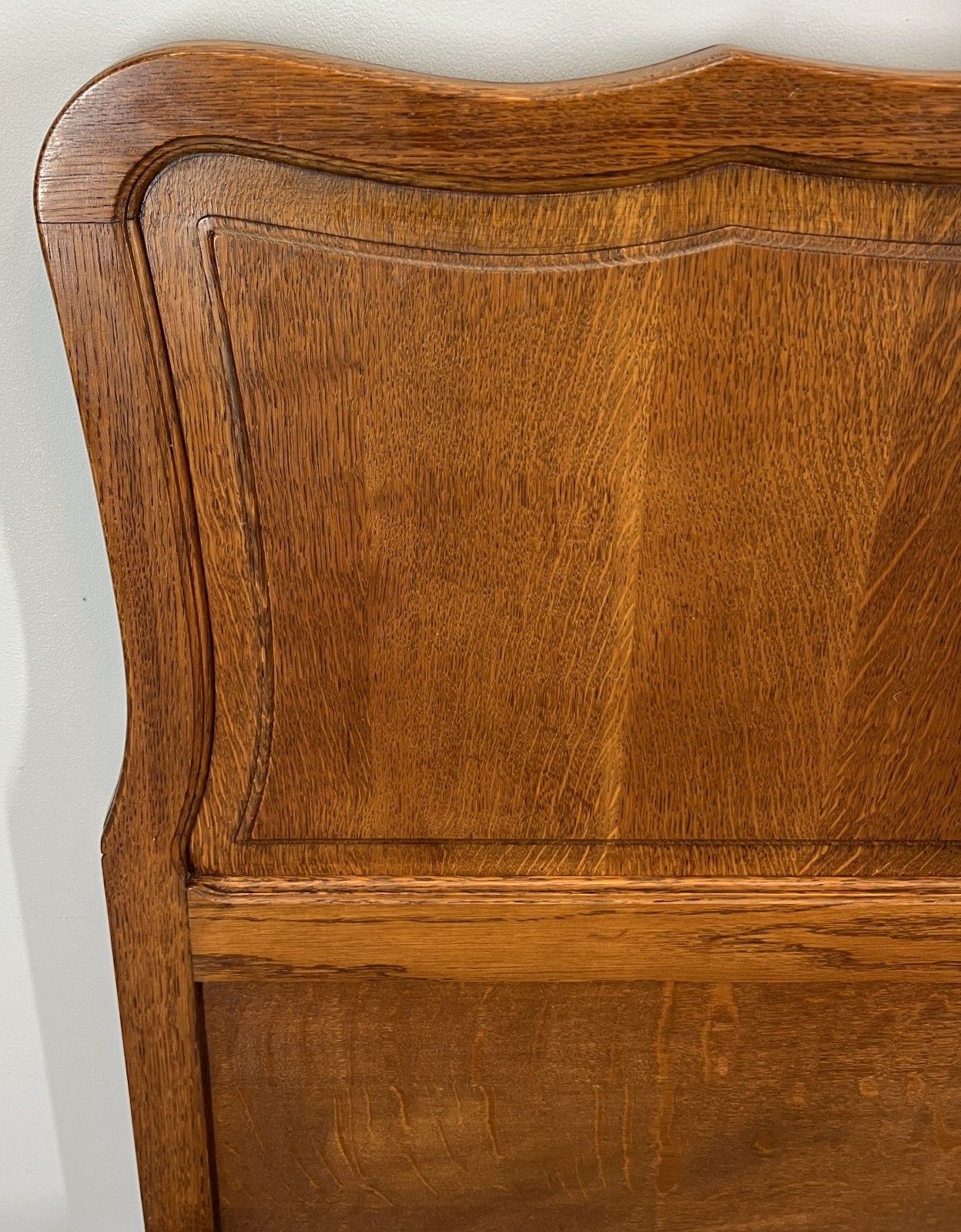 photo furniture Bed Vintage French Louis XVI Double Bed Frame Oak Carved Headboard Lot 4586