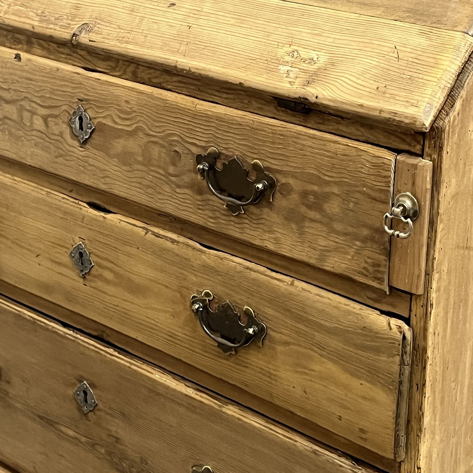 649.0 Small English Old Pine Bureau, 1800s photo