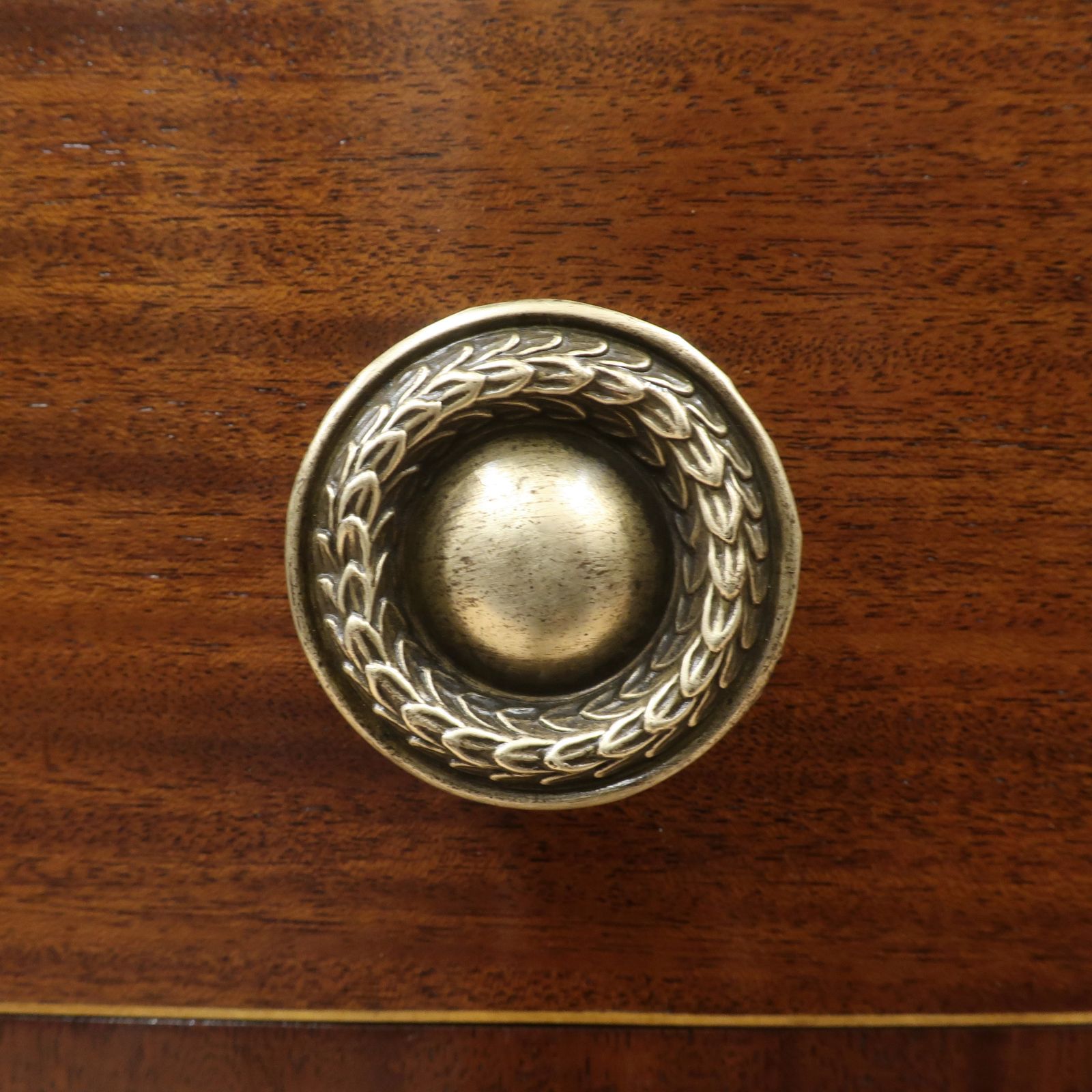 Georgian Mahogany Bow Fronted Chest Of Drawers photo vinterior