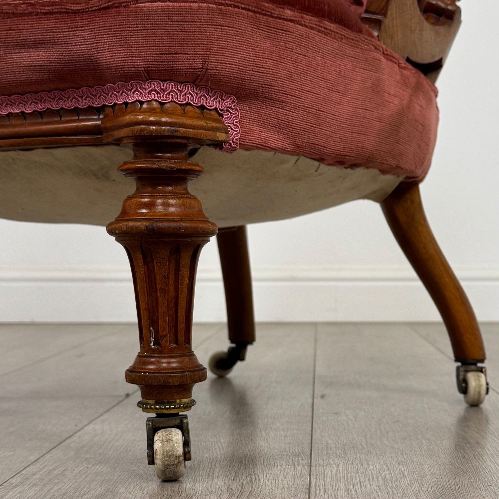 Furniture Antique 19th Century Pair Of Parlour Chairs In Walnut photo