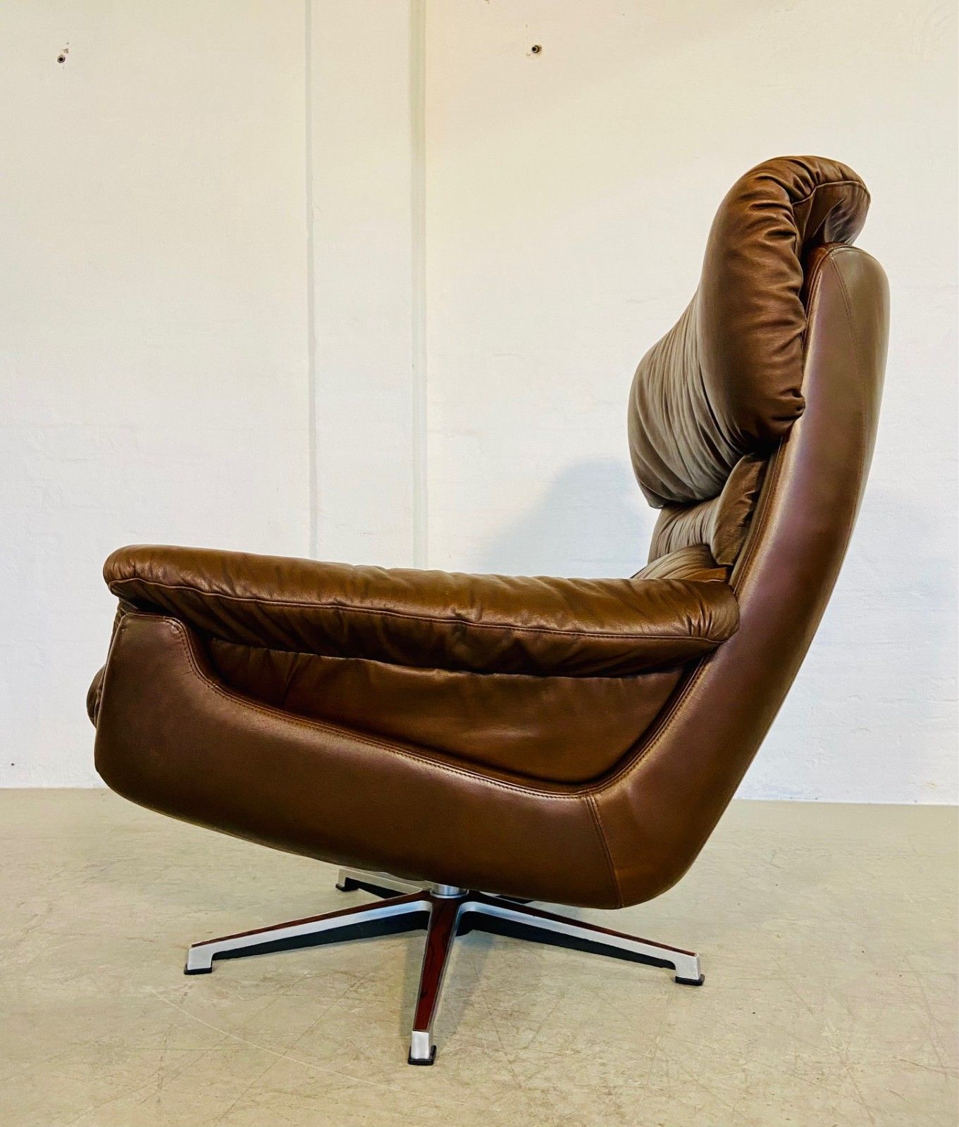 photo furniture Vintage Danish Mid Century Leather Swivel Egg Chair  By Bramin 1970,S