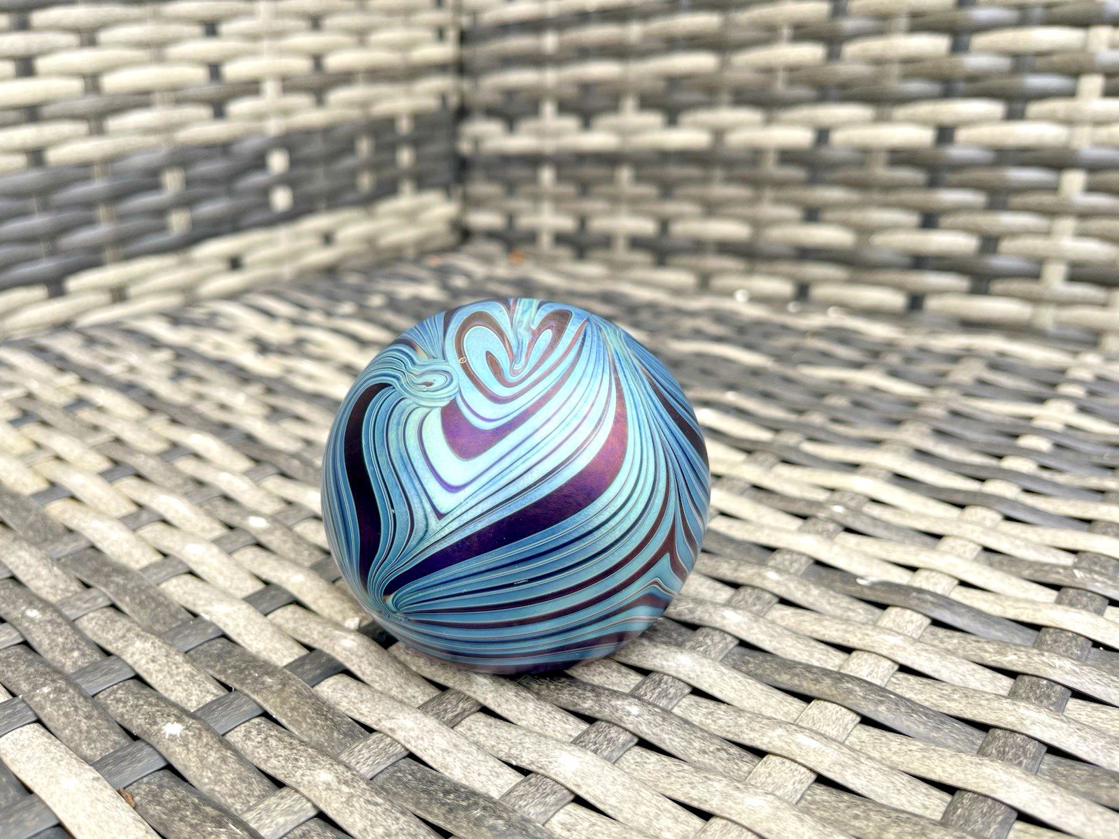 C1988 Iridescent Okra Heart Swirl Studio Glass Feathered Paperweight R Golding photo 110.0