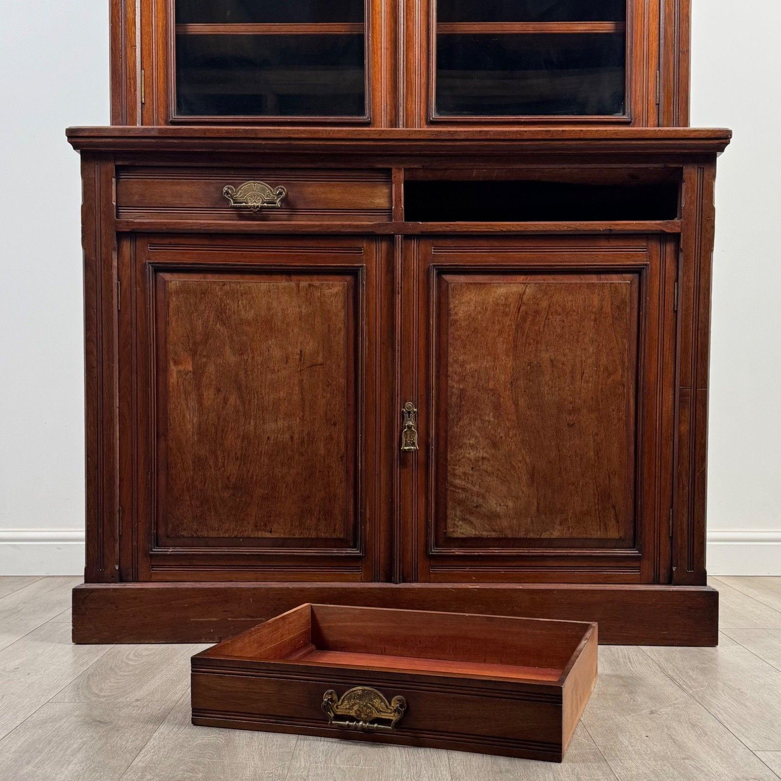 975.0 Antique 20th Century Fine Quality Bookcase In Mahogany photo