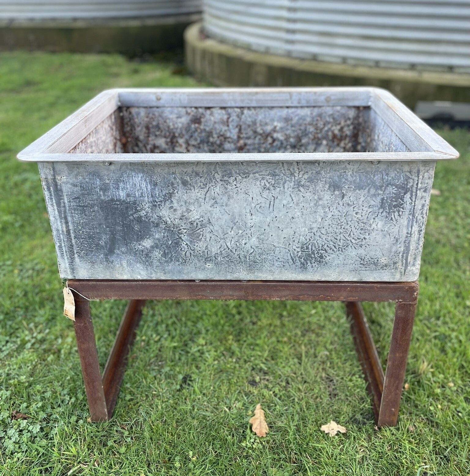 Water Tank Planter With Lipped Top On Stand