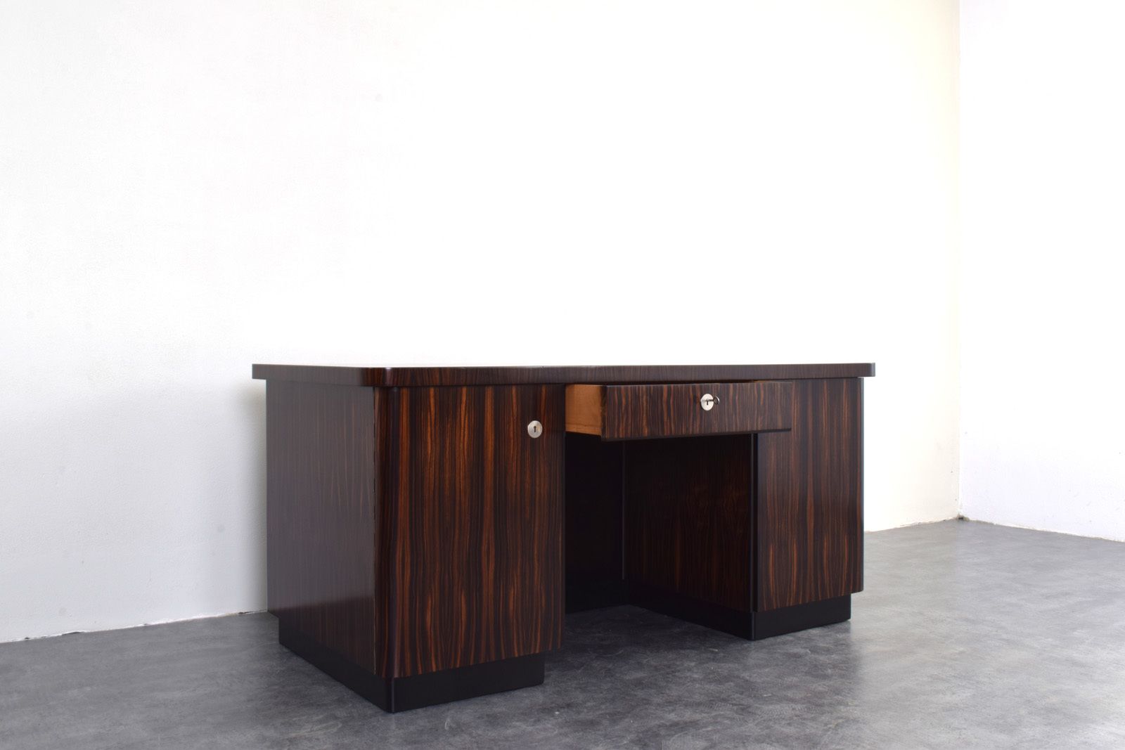 photo buy Art Deco Desk By Bruno Paul For Deutsche Werkstätten Hellerau, 1920s