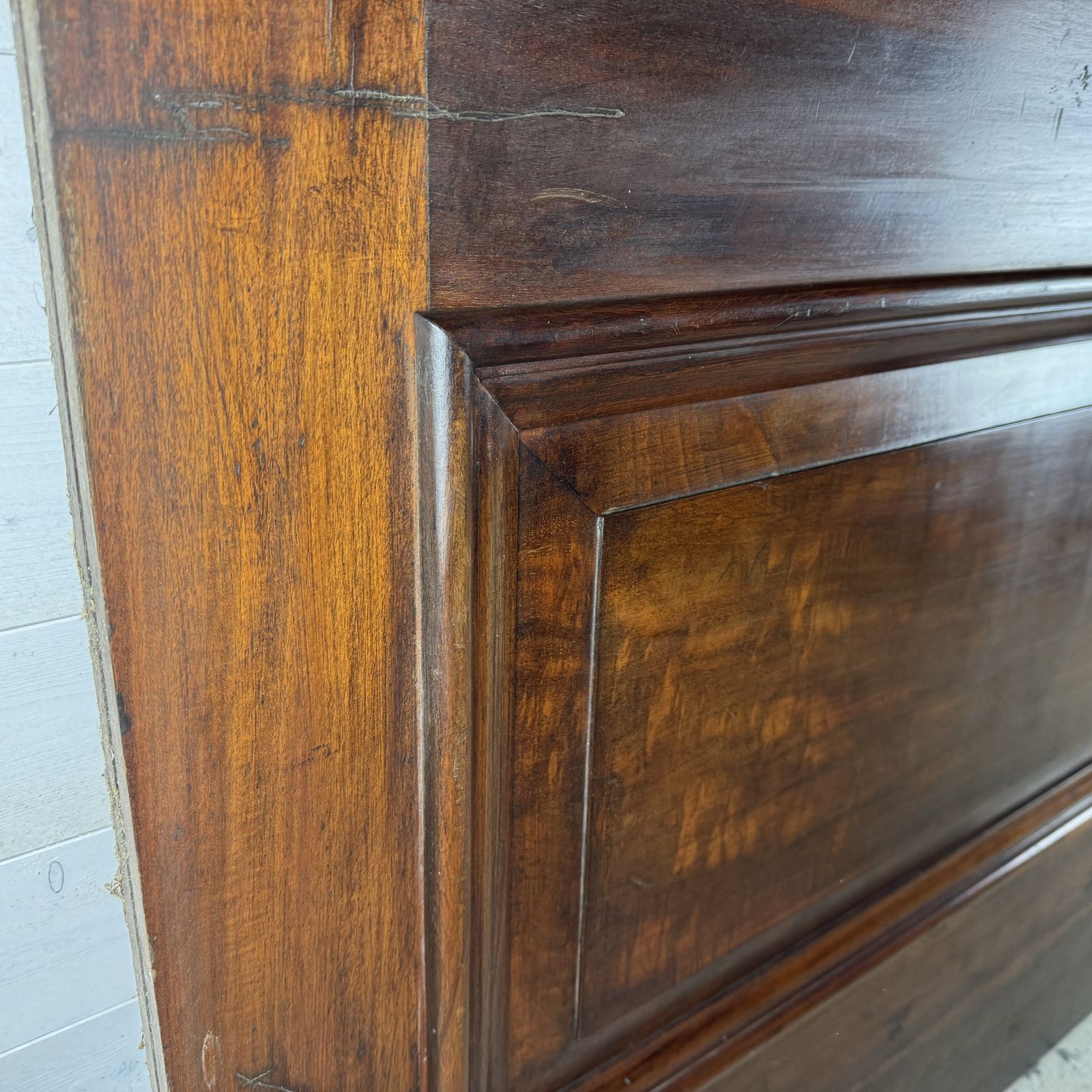 Section Of Antique Flame Mahogany Wall Panelling photo vinterior