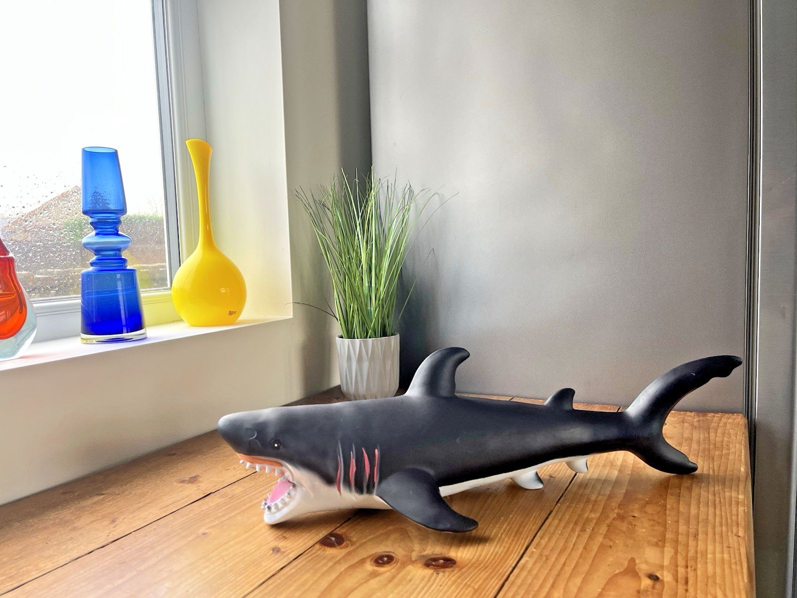 Large 20" Vintage Fast Champ Ind Ltd Hongkong Rubber Great White Shark Jaws Prop photo furniture