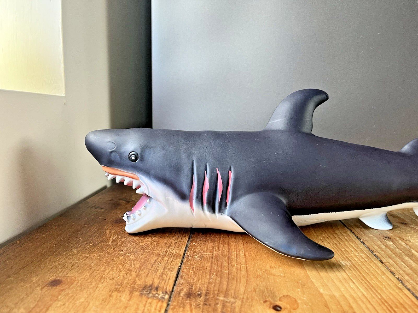 Large 20" Vintage Fast Champ Ind Ltd Hongkong Rubber Great White Shark Jaws Prop photo vinterior