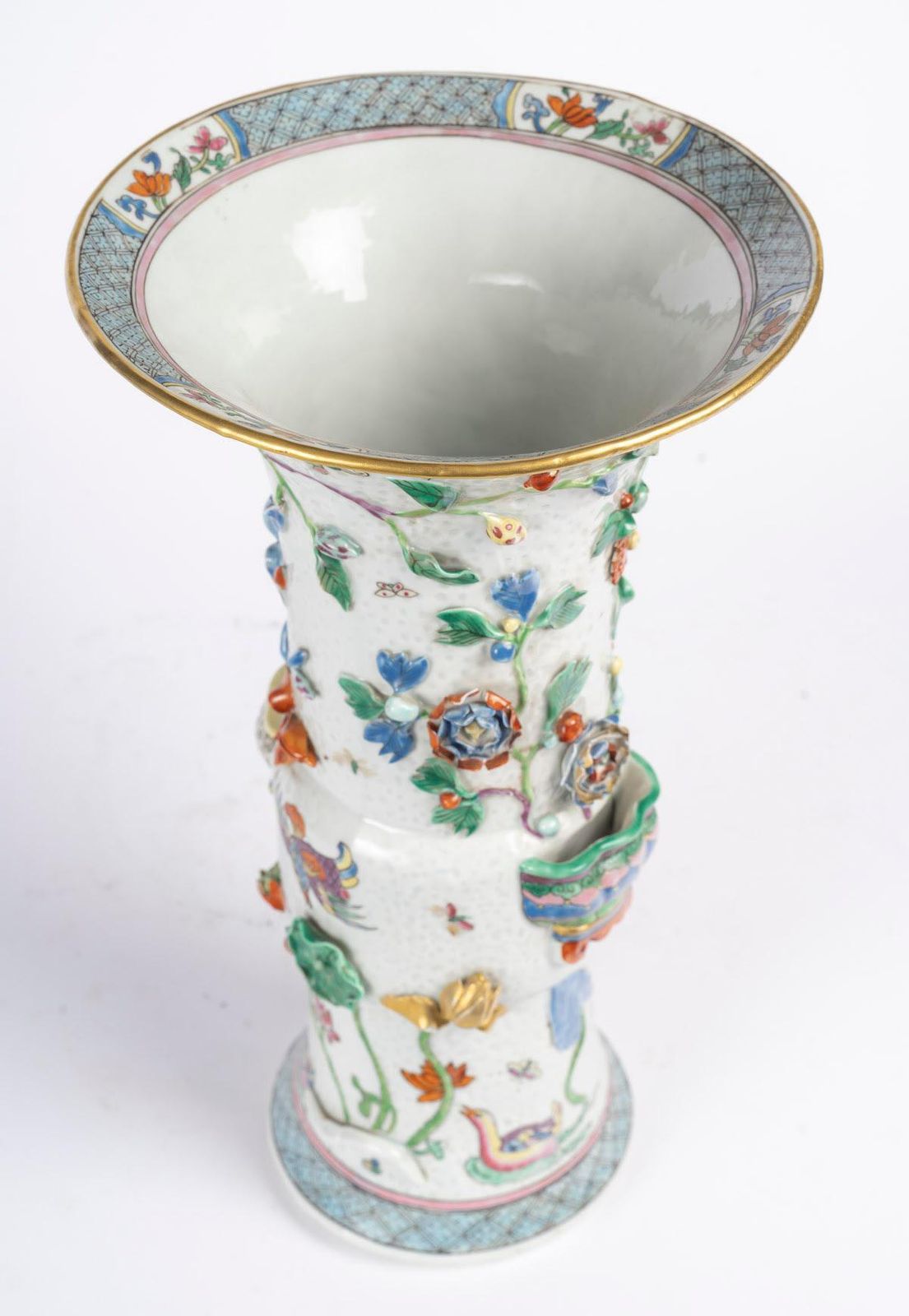 photo furniture Vase In Glazed Porcelain In The Chinese Style.