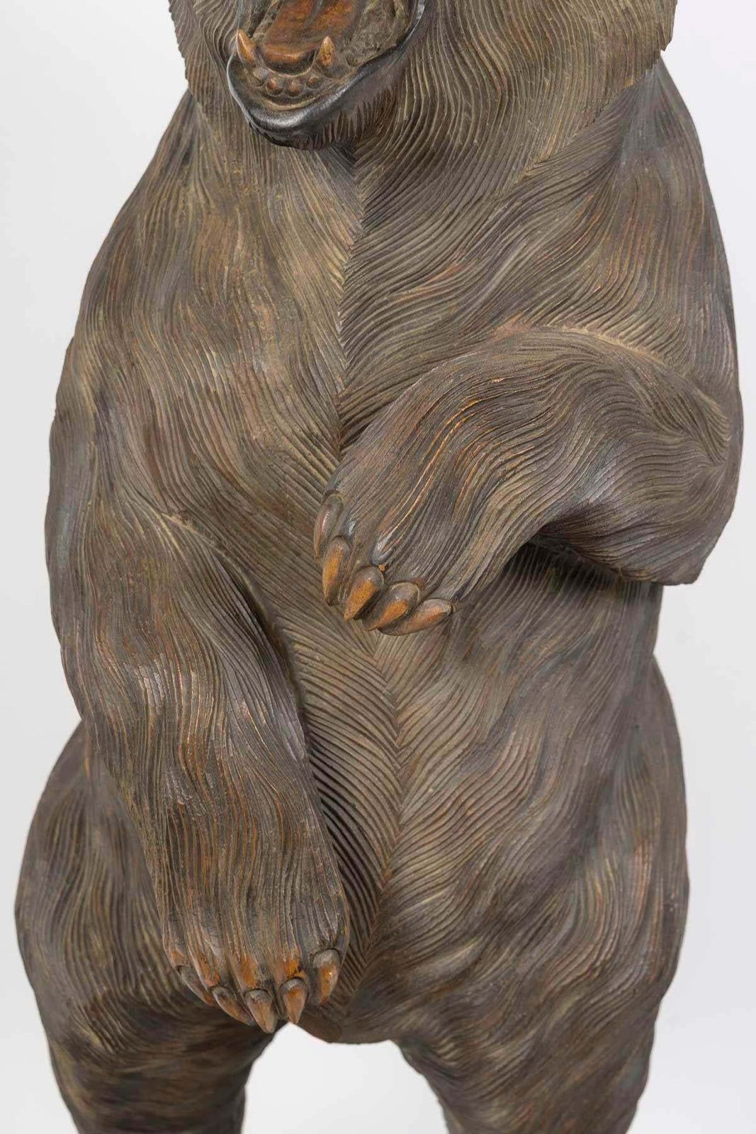 Large Carved Wooden Bear Sculpture, 20th Century. photo 3300.0