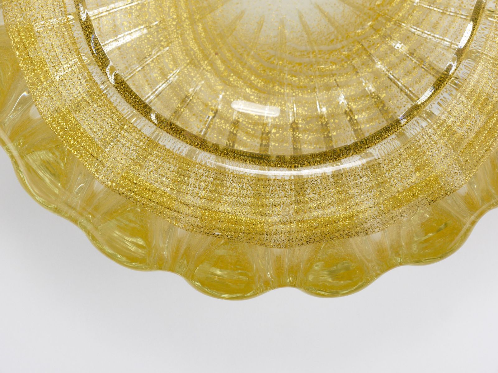 673.0 Ercole Barovier & Toso Cordonato D’oro Golden Murano Glass Bowl, Italy, 1960s photo