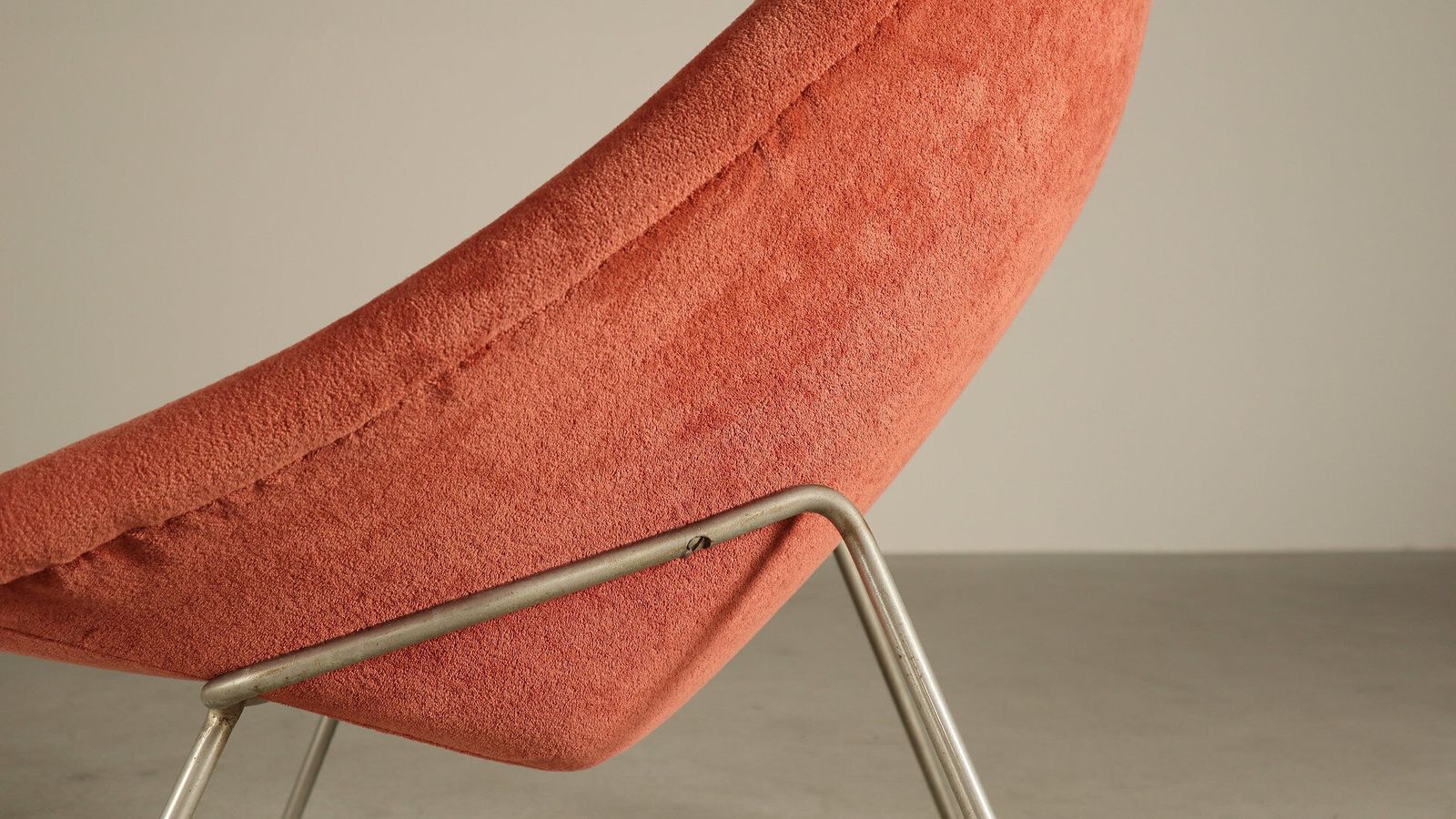 Pierre Paulin For Artifort — F156 “Little Oyster” Lounge Chair, 1959–1960s photo for sale