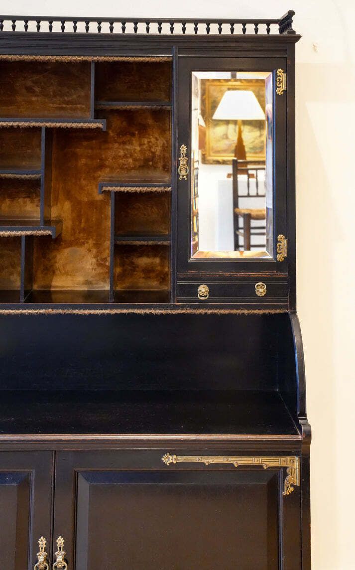 Aesthetic Movement Cabinet / Dresser. Attributed To E.W Godwin And Jackson & Graham. photo vinterior