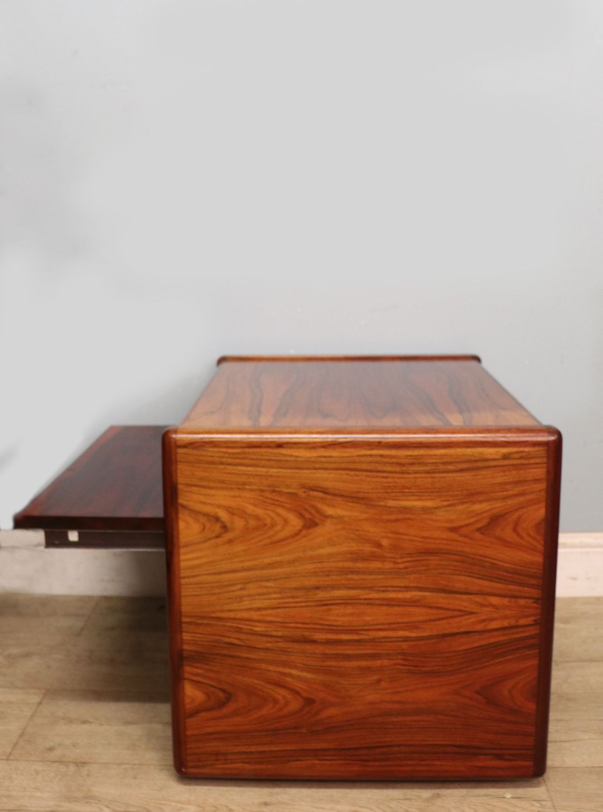 A Lovely Quality Mid Century Sumptuous Hardwood Veneered Television Stand photo vintage