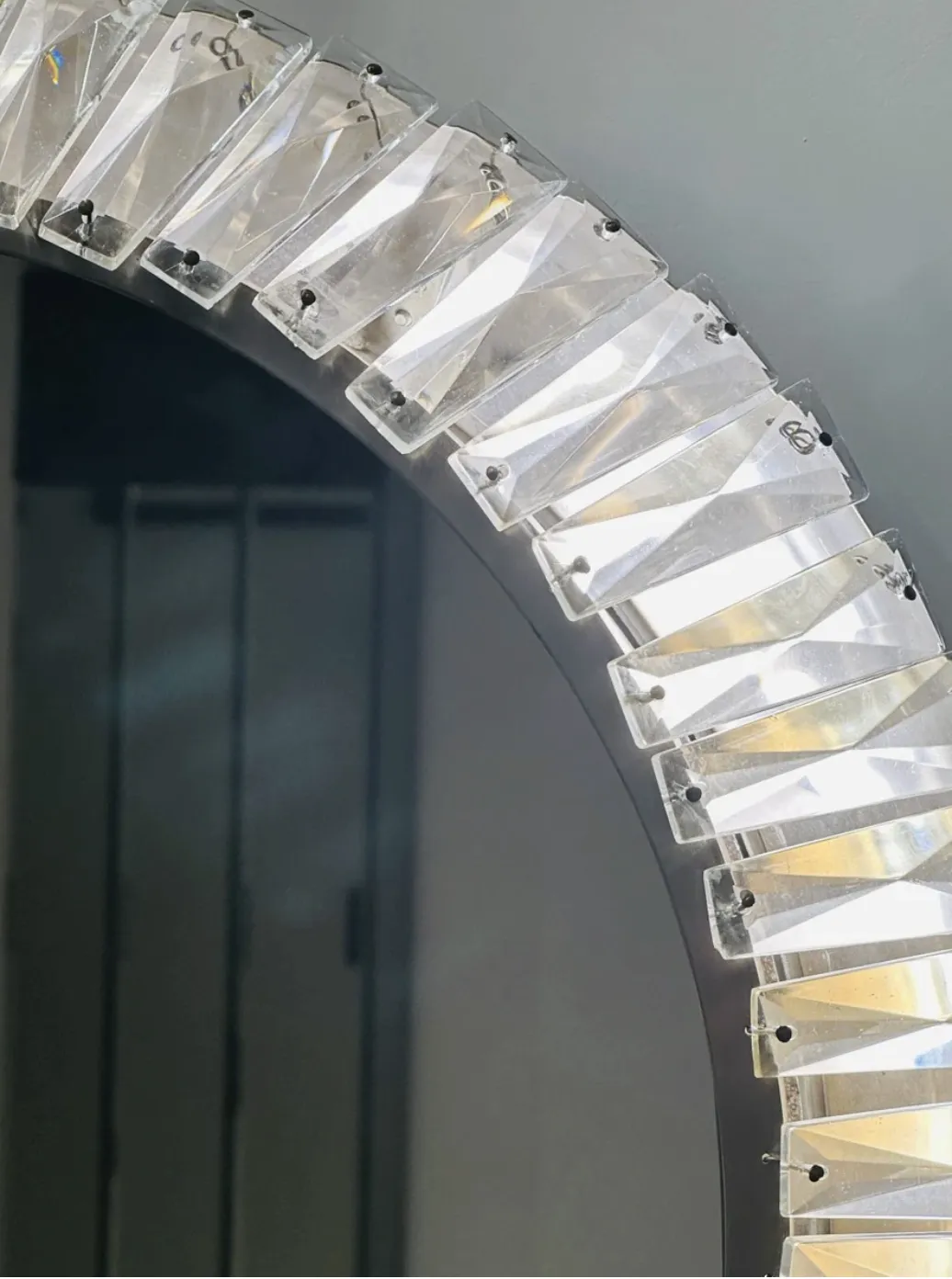 1960s Austrian Bakalowits & Söhne Illuminated Faceted Crystal & Polished Chrome Wall Mirror photo vinterior