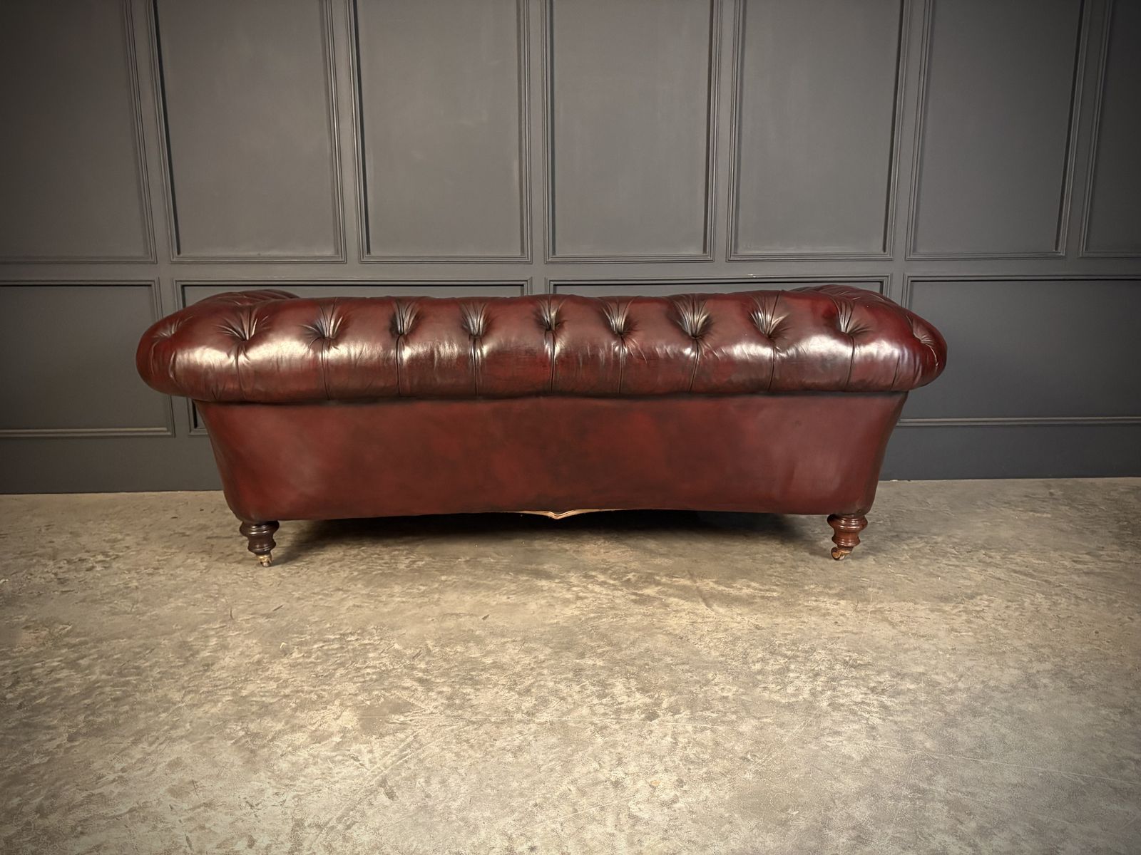 Victorian Buttoned Leather Chesterfield Sofa photo vintage