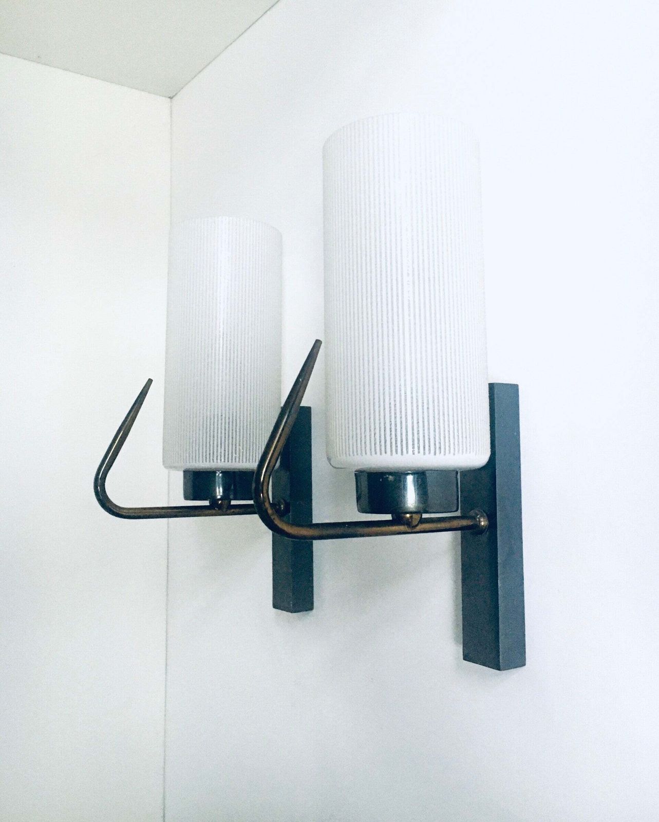 Mid Century Design Wandlamp Set Van Messing En Glas, Frankrijk Ca. Jaren 1950