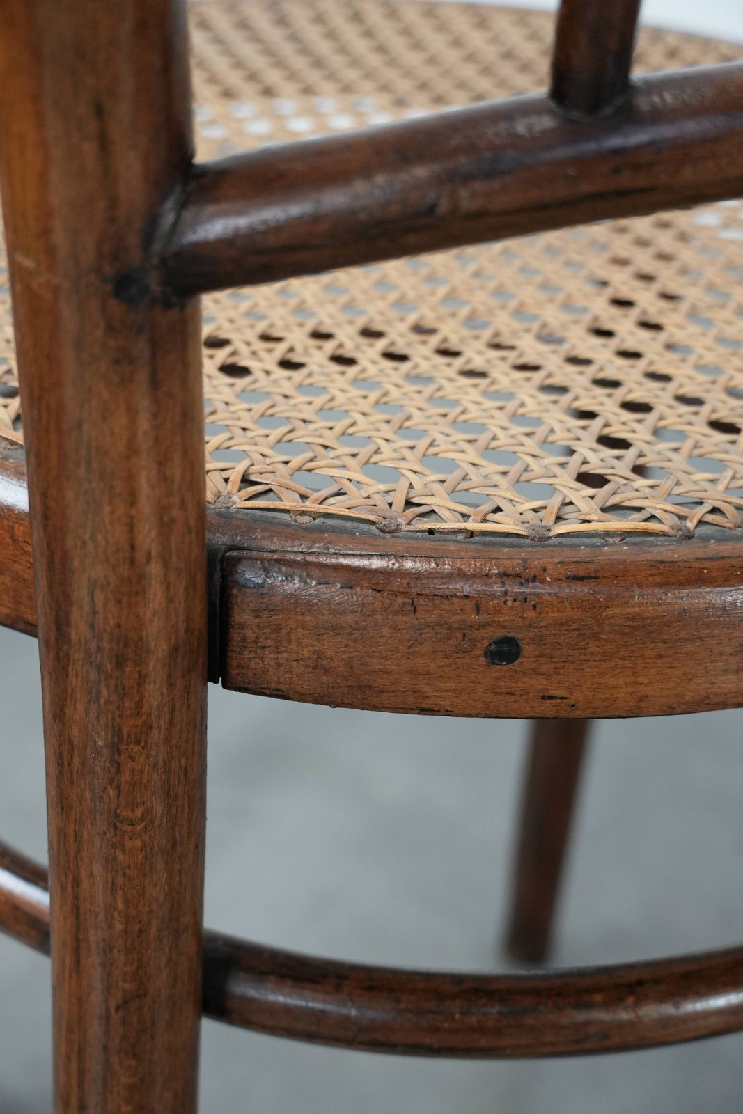 photo vinterior Nice Set Of 4 Wooden Vintage Bistro Chairs Jacob & Josef Kohn Wien With A Wicker Seat