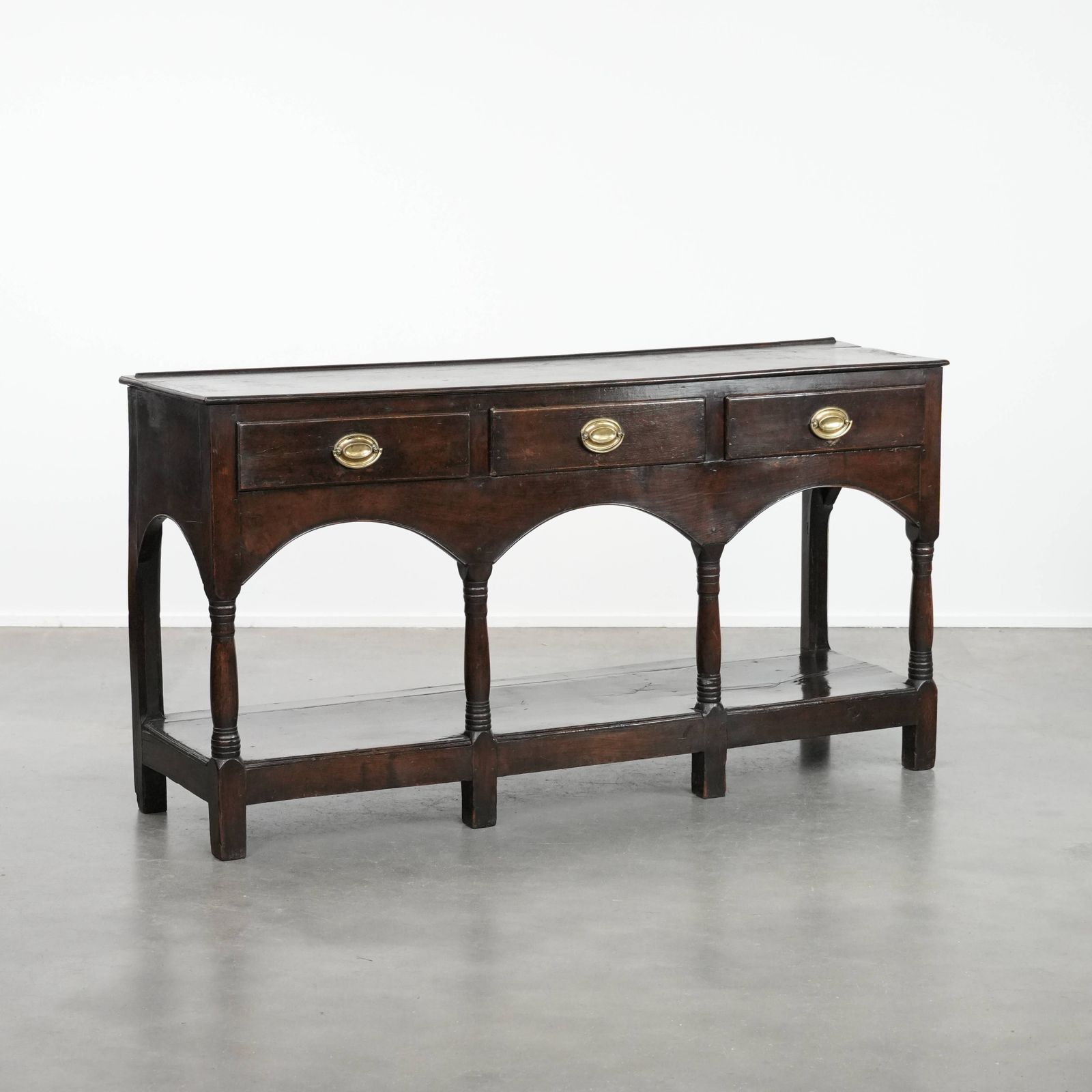 Antieke 18e Eeuwse Engelse Sidetafel/Dressoir Van Eiken Met Mooie Patina