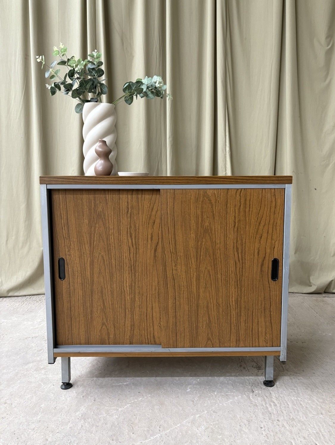 Vtg Late Mid Century Modernist Media Cabinet Compact Sideboard Lp Storage R955 photo furniture