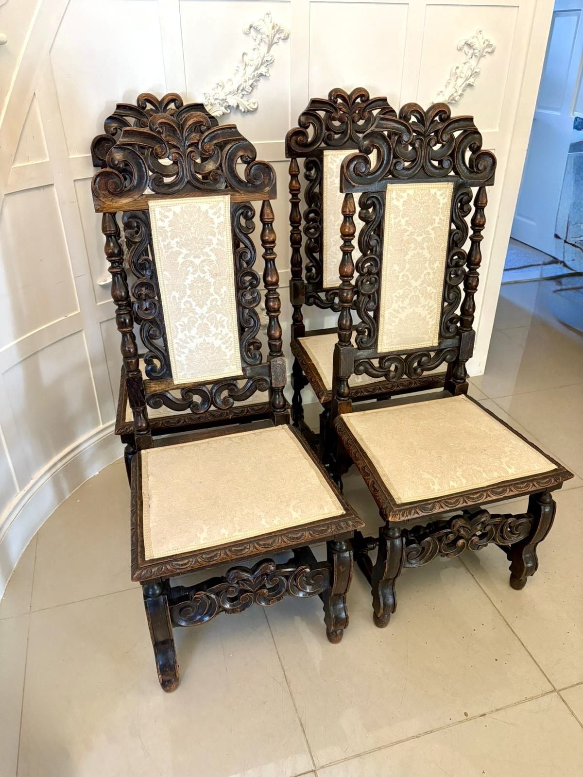 photo furniture Antique 19th Century Quality Set Of 4 Carved Oak Dining Chairs