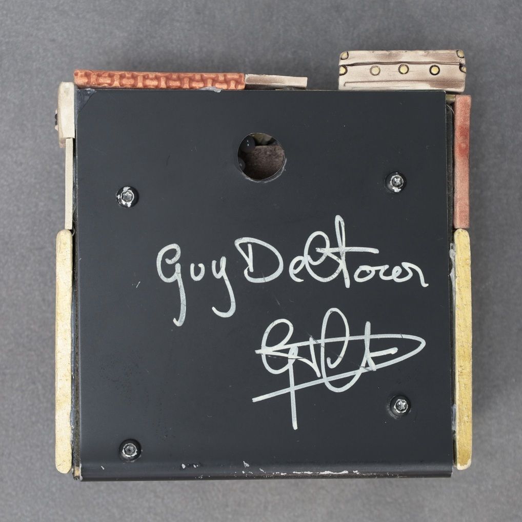 photo for sale Set Of 4 Vibrant Sculptures By Guy Deltour – Contemporary Belgian Art, 2000s