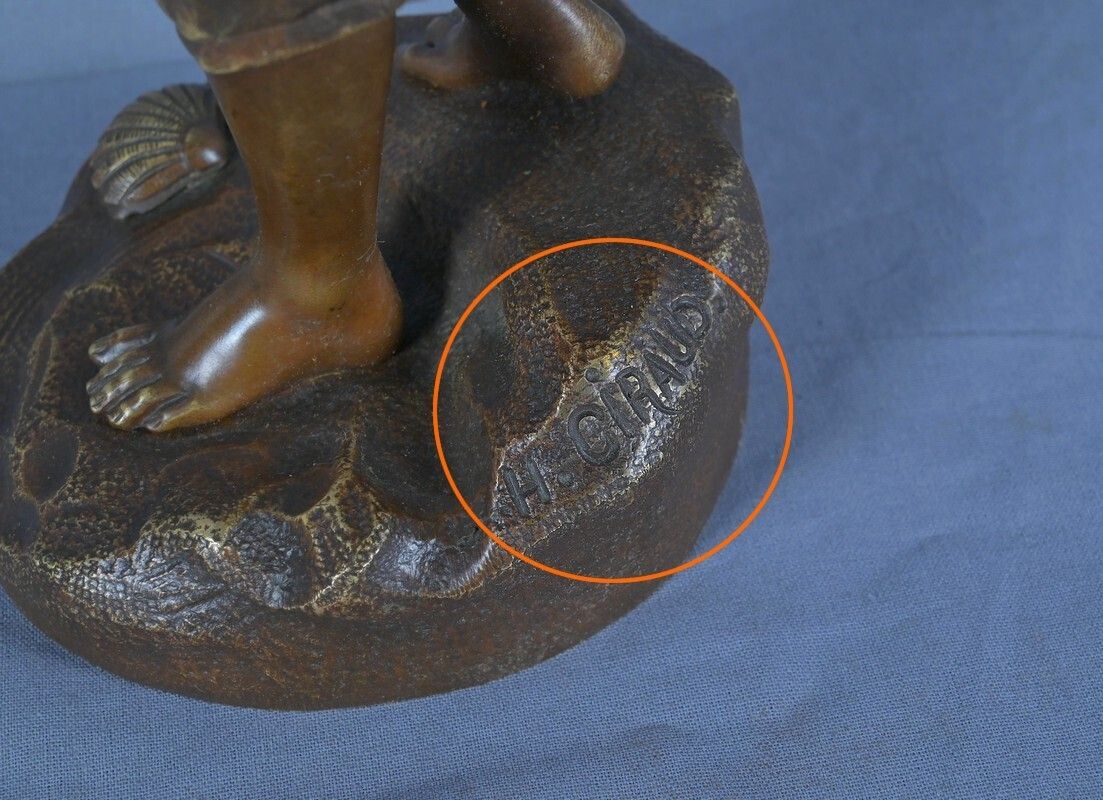 photo buy Bronze Sculpture The Fisherwoman Signed H. Giraud – Part 2 19th Century