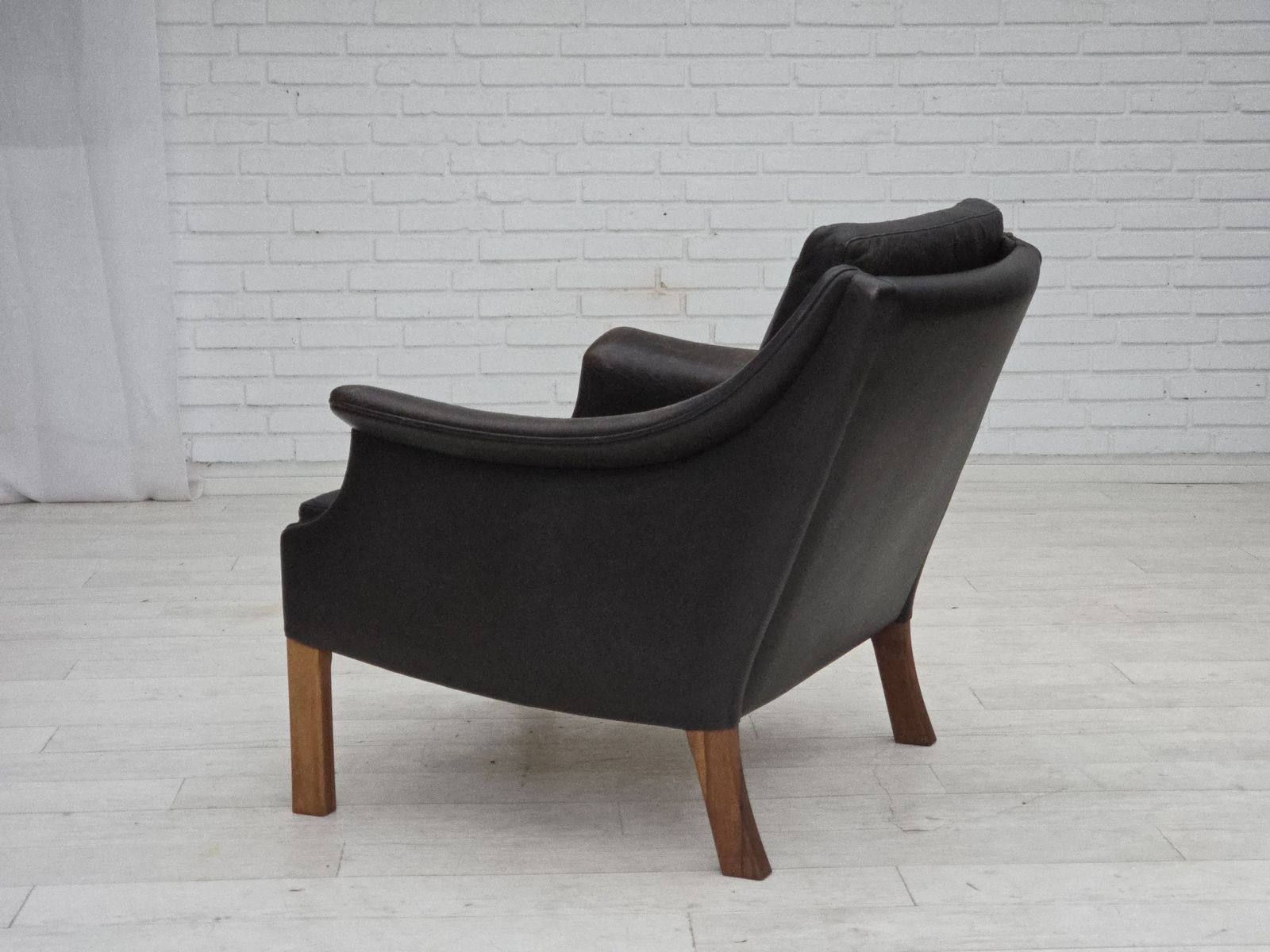 Ca. Jaren 1970, Deens Design Van Aage Christensen, Fauteuil, Model "Monark", Leer, Teakhout. photo furniture