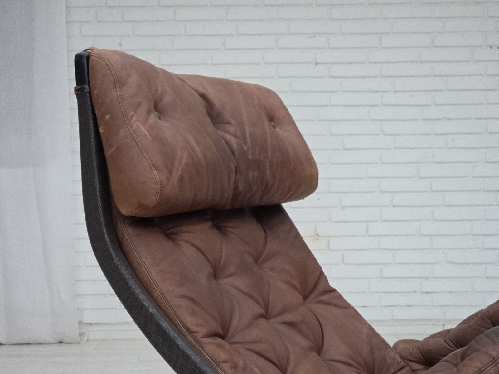 1970s, Swedish Design By Bruno Mathsson, Model "Pernilla",  Furniture Leather. photo furniture