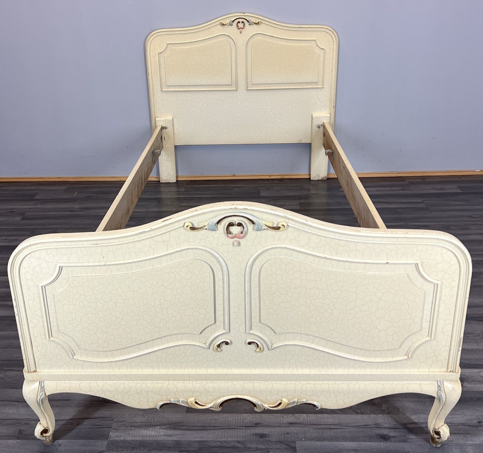 Bed Vintage French Shabby Chic Single Bed Frame Carved Headboard Lot 4596