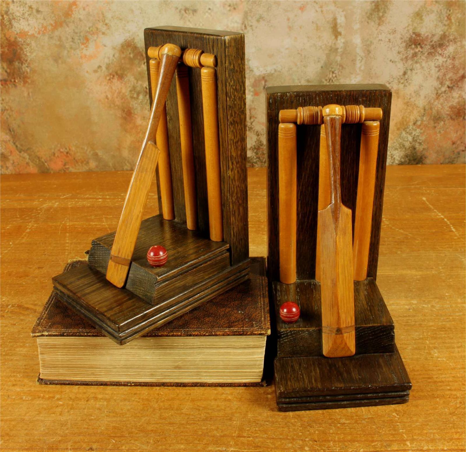 photo vintage Antique Wooden Pair Of Bat & Ball Cricket Bookends. Thornton Smith Co.