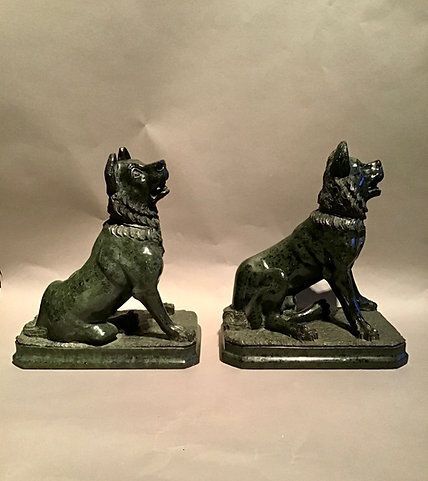 photo furniture C19th Pair Of Grand Tour Serpentine Marble Dogs