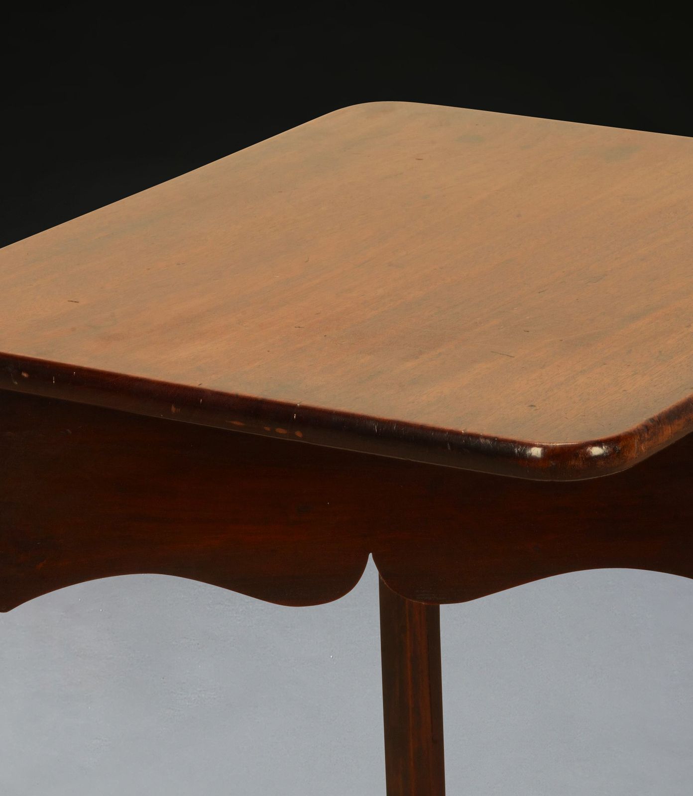 photo furniture Geo III Mahogany And Fruitwood Cricket Table