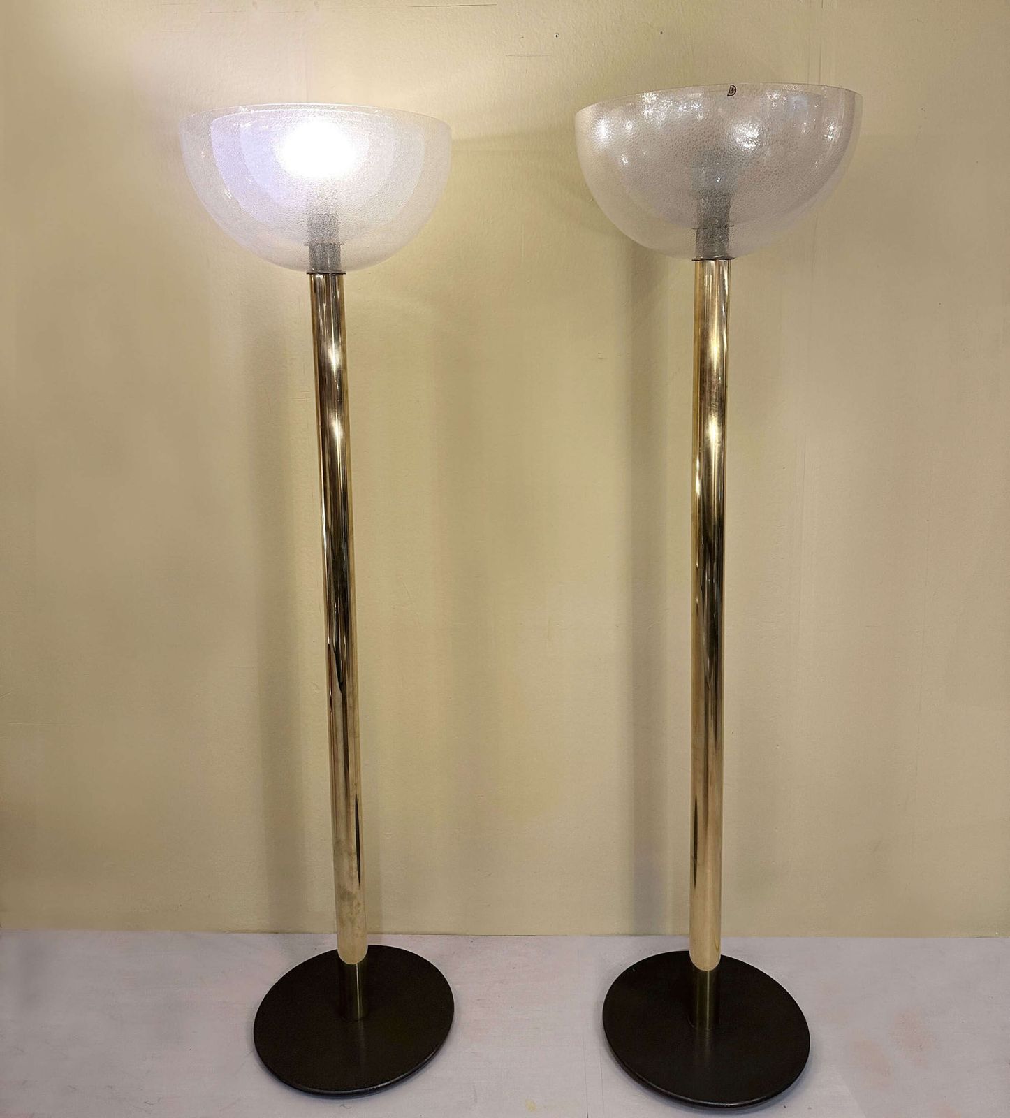 photo furniture Carlo Nason Lt338 Floor Lamp For Mazzega In Pulegoso Glass And Brass, Italy 1967