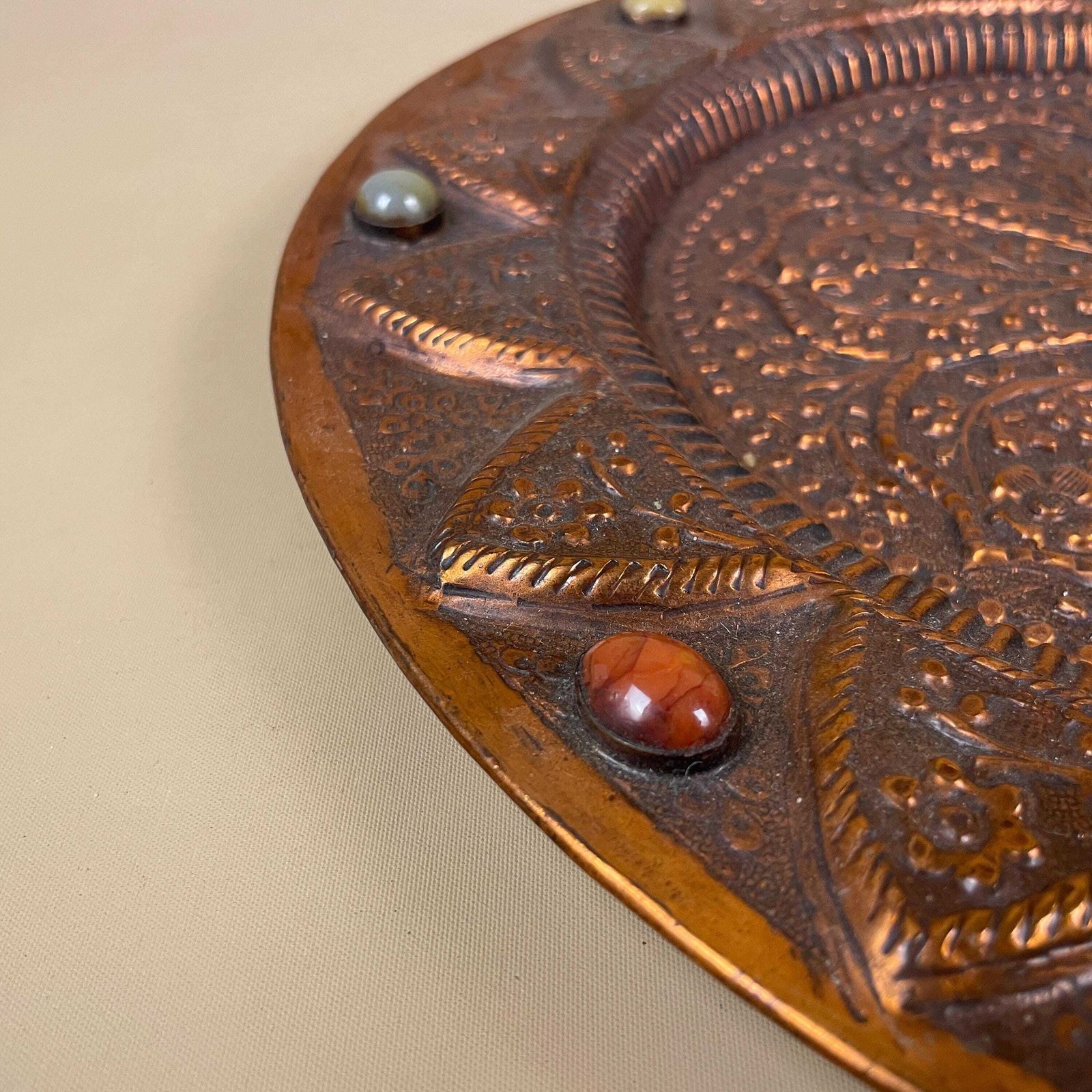 Antique Metal Indian Patterned Copper Tea Tray 36.7cm Plate Asian Gemstones Textured Intricate Decorative Patterned Wall Art Round Vintage photo 133.0
