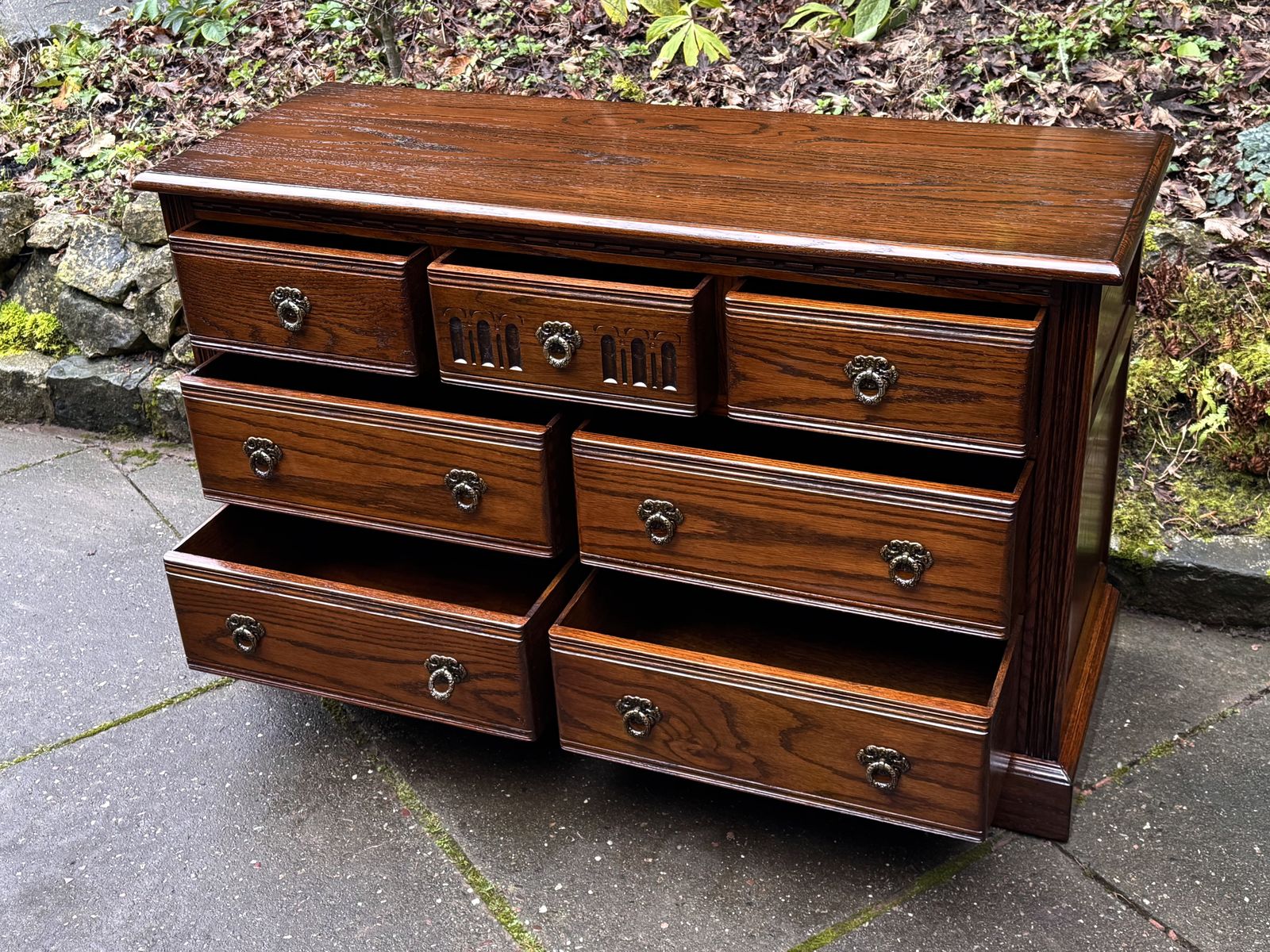 photo vinterior A Wood Brothers Old Charm Carved Light Oak Long Chest Of Drawers / Sideboard / Dresser Base