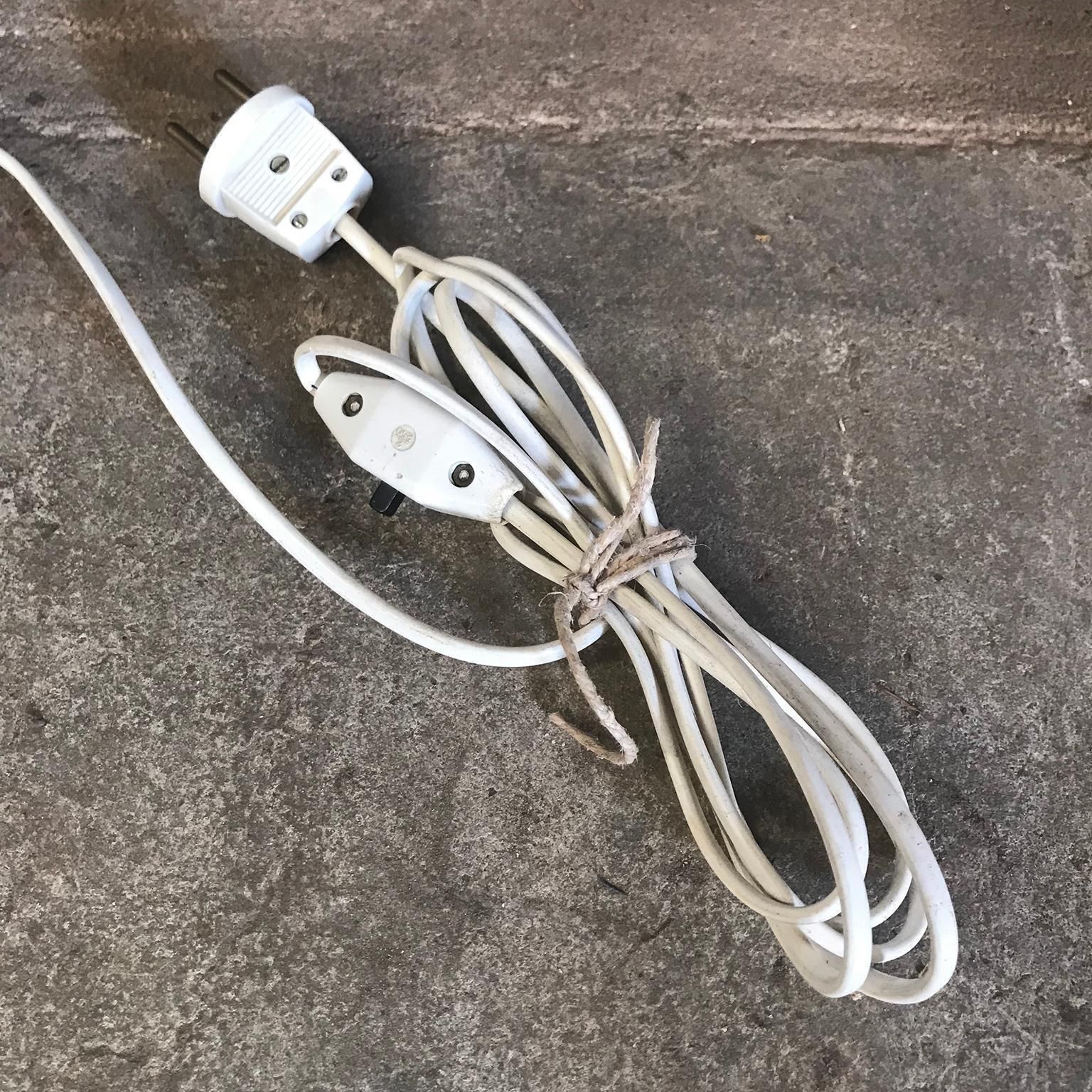 photo furniture 1935, W.H. Gispen Lamp 6004 Or 640b In Good Condition