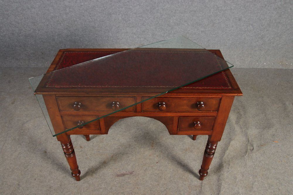 863.0 Small Antique Ladies Desk In Mahogany, 1900 photo