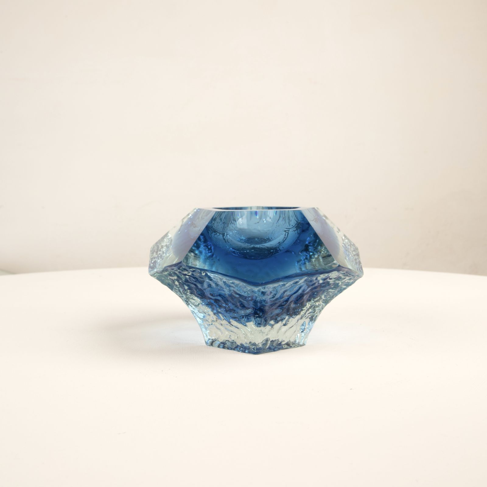 Sculptural Ashtray In Submerged Glass By Gianfranco Mandruzzato, Murano photo vintage