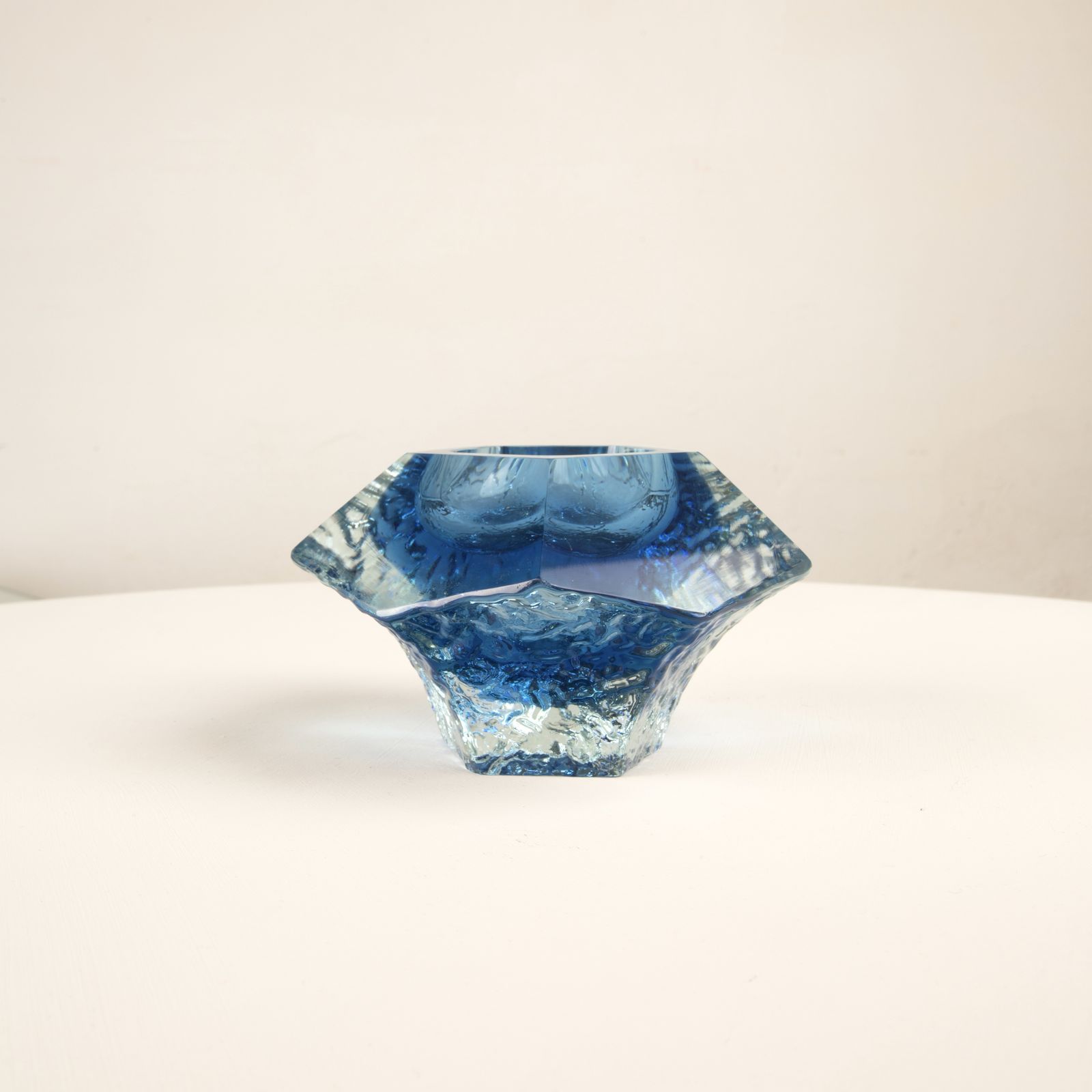 photo furniture Sculptural Ashtray In Submerged Glass By Gianfranco Mandruzzato, Murano