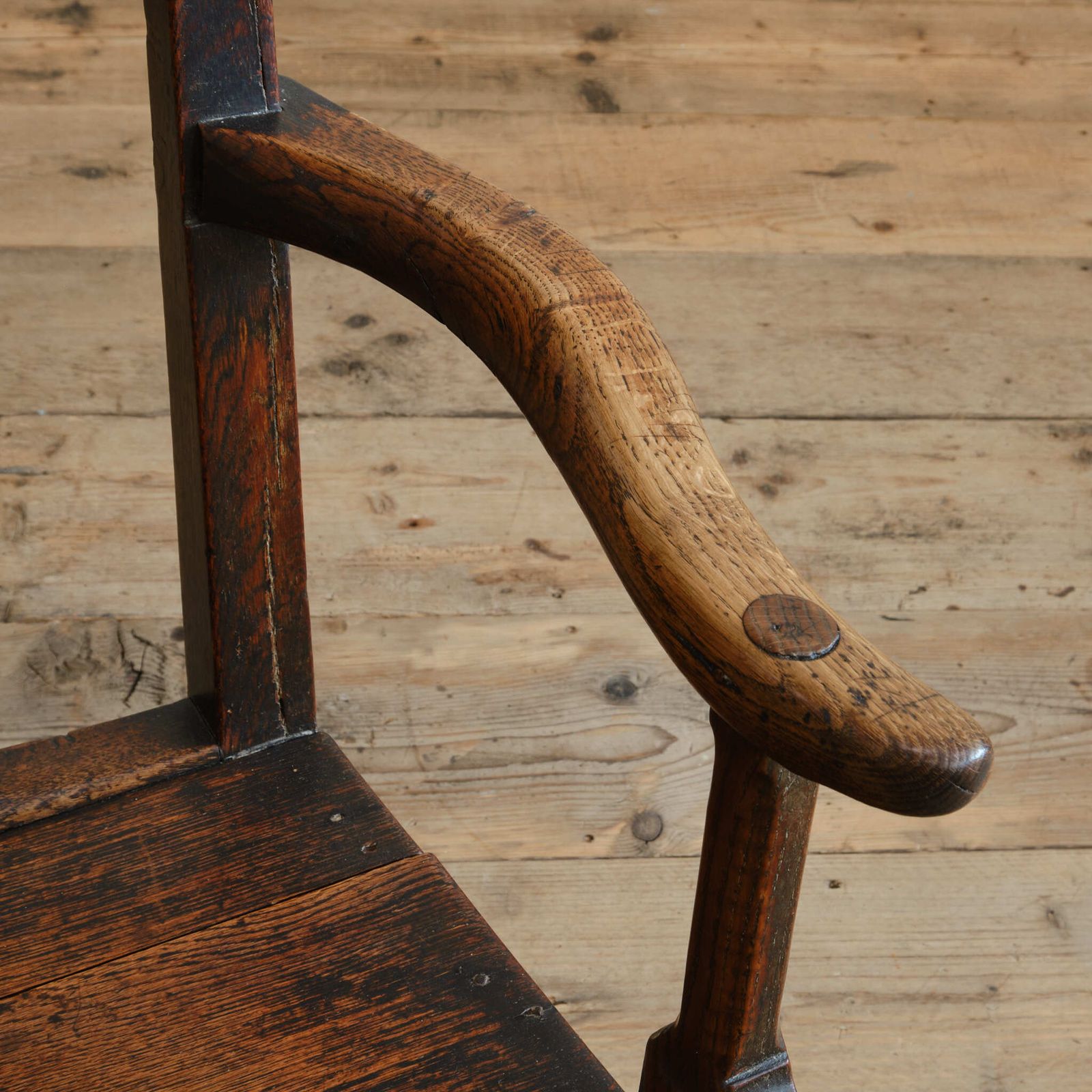photo vintage Georgian Oak Armchair