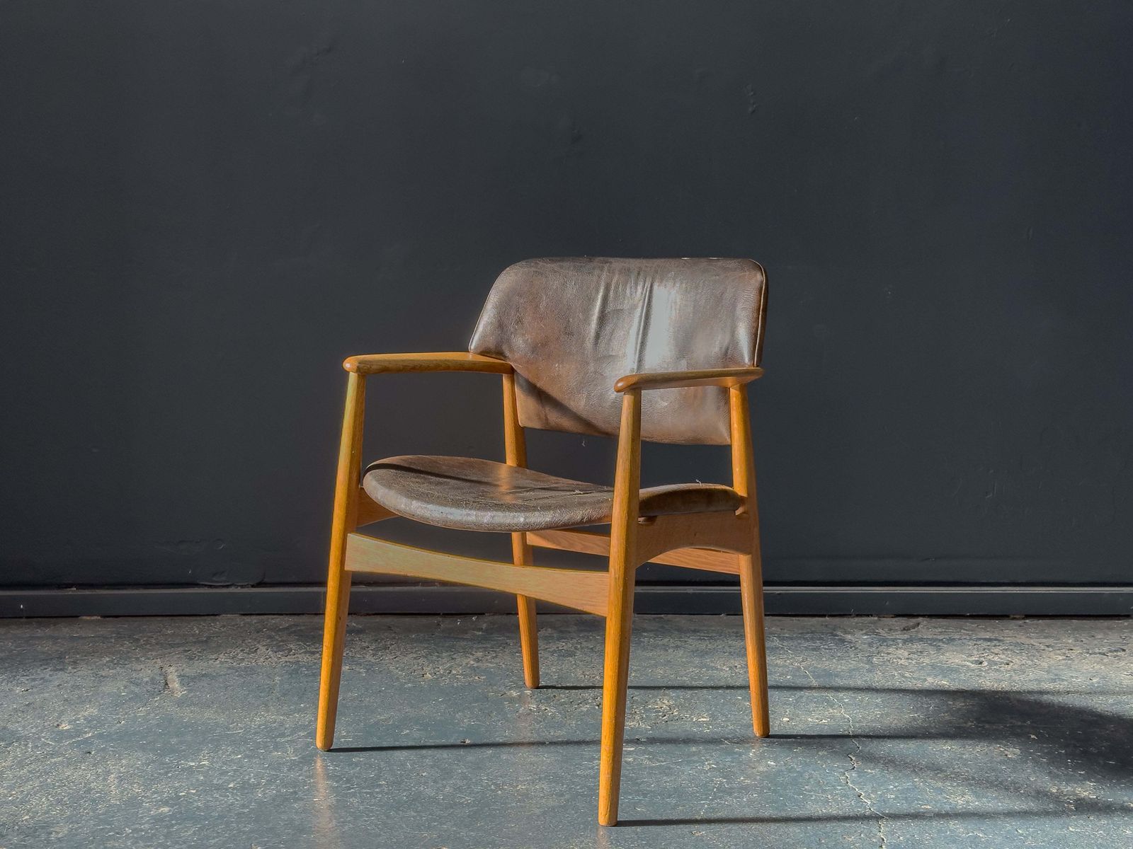 Ejnar Larsen & Aksel Bender Madsen Model 4205 Chair photo furniture