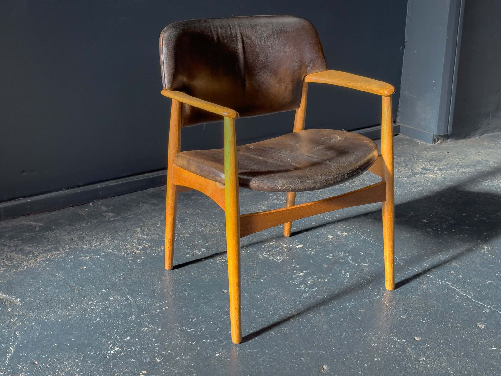 Ejnar Larsen & Aksel Bender Madsen Model 4205 Chair photo vintage