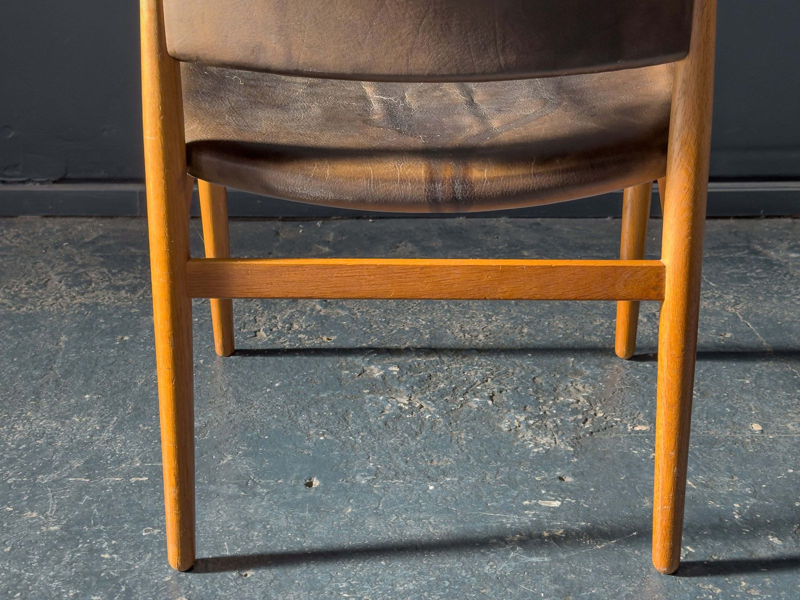 photo buy Ejnar Larsen & Aksel Bender Madsen Model 4205 Chair