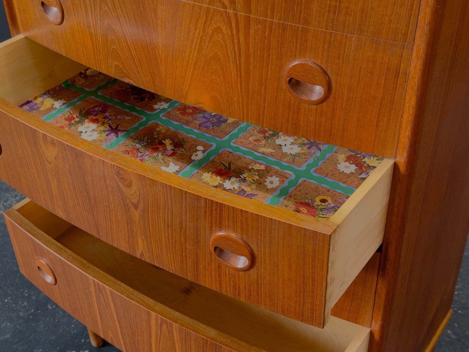 photo furniture Teak Chest Of Drawers With Round Handles