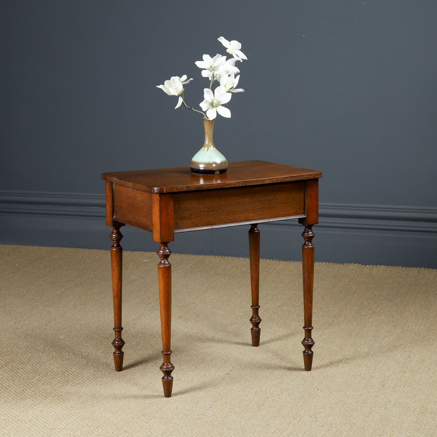 Small English Victorian Oak Occasional Side Table / Bedside  / Nightstand (Circa 1900)