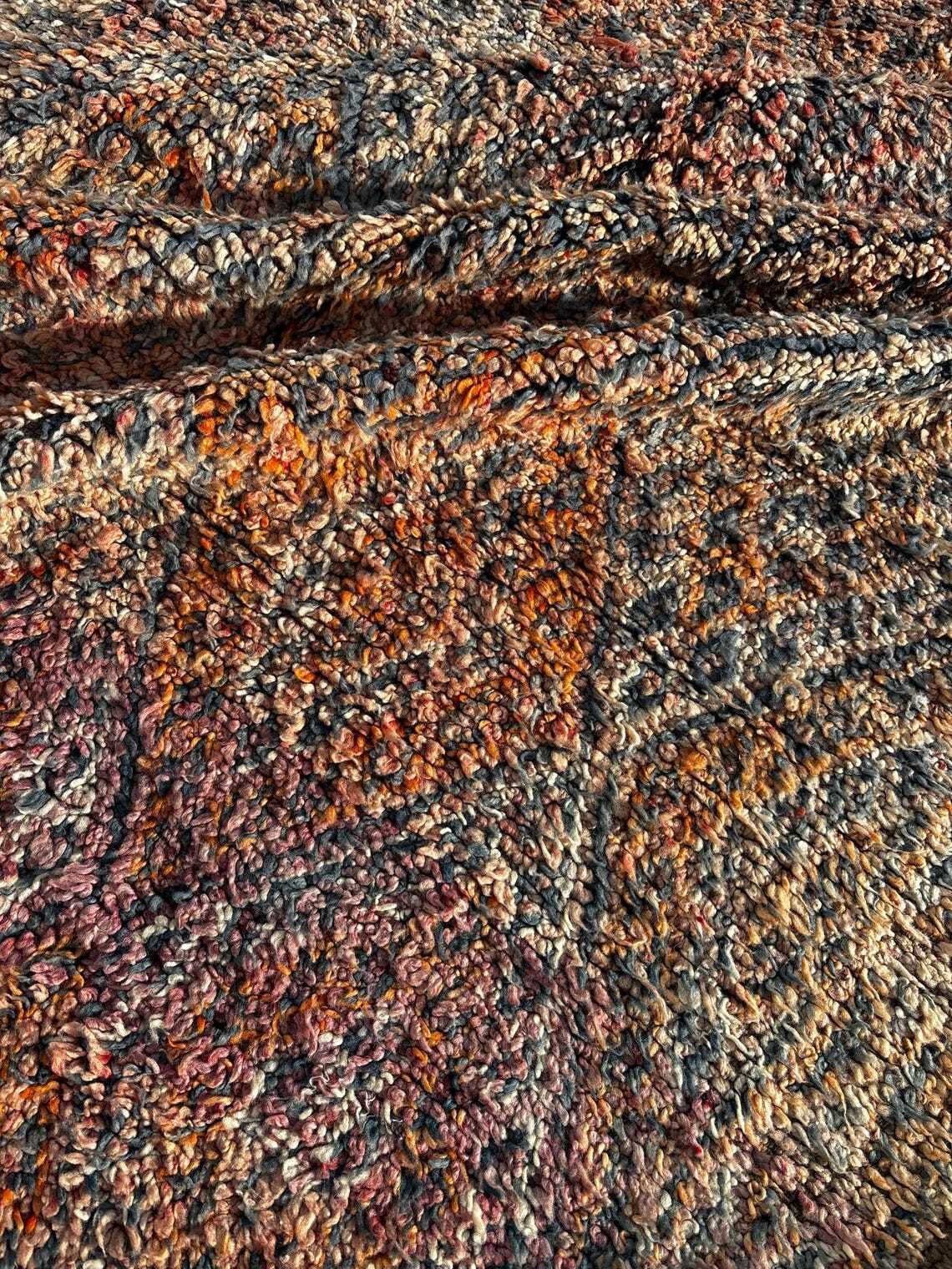 Vintage Moroccan Beni M’guild Rug 180x330 Cm  Authentic Handwoven Wool Berber Rug From The Atlas Mountains photo vinterior